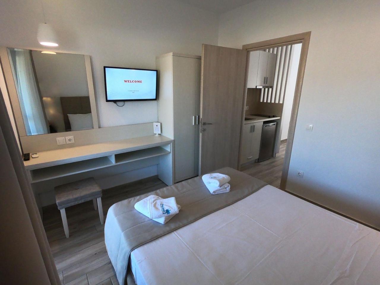 Finikas Garden Beach Resort Nikiti Exteriör bild