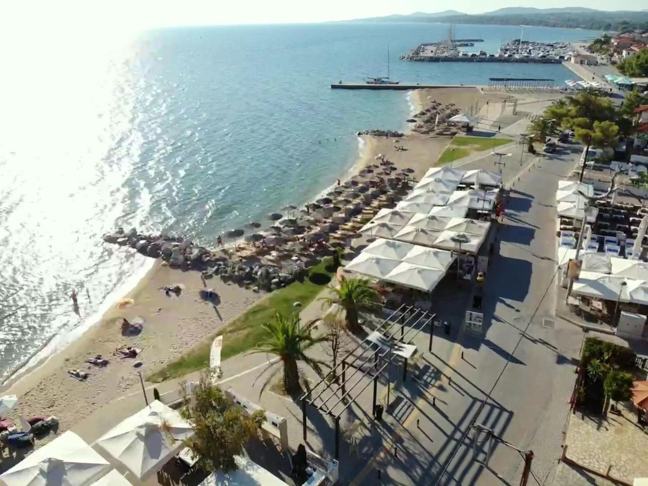 Finikas Garden Beach Resort Nikiti Exteriör bild