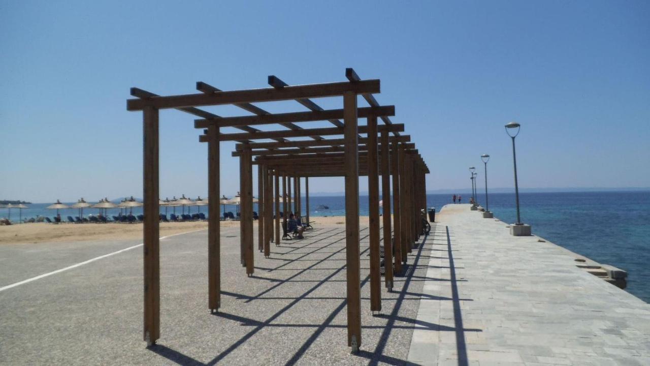 Finikas Garden Beach Resort Nikiti Exteriör bild