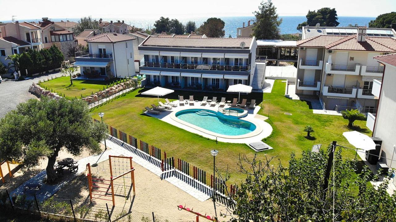 Finikas Garden Beach Resort Nikiti Exteriör bild